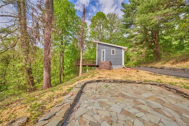 Building Photo - 28 Neher St