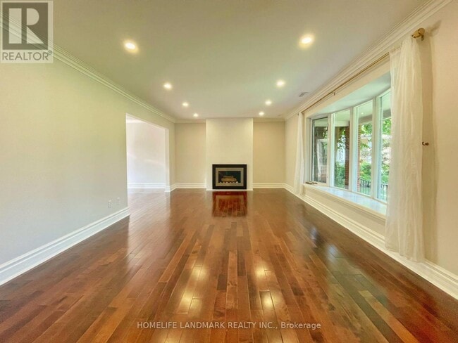 Building Photo - 21 Glamis Pl