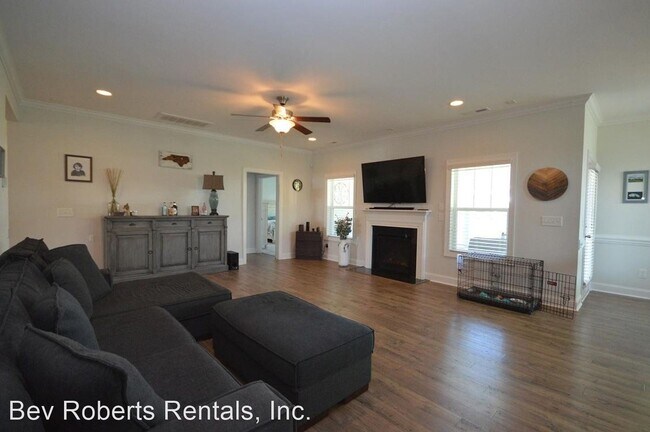 Building Photo - 4 br, 3 bath House - 3417 Fontana Lake Drive