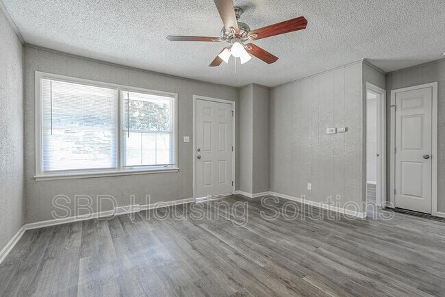 Building Photo - 1309 S Franklin Ave