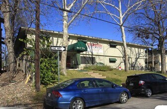 Building Photo - 306 E 30th St