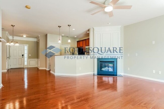 Foto del edificio - Townhome |Fenced Back Patio with Privacy F...