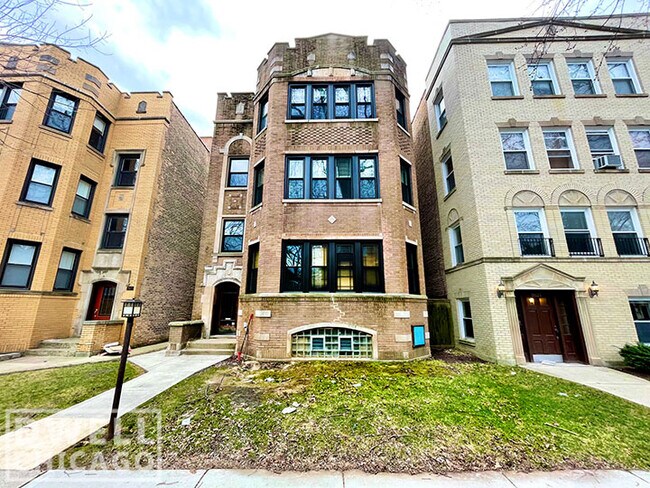 Building Photo - 2619 W Greenleaf Ave