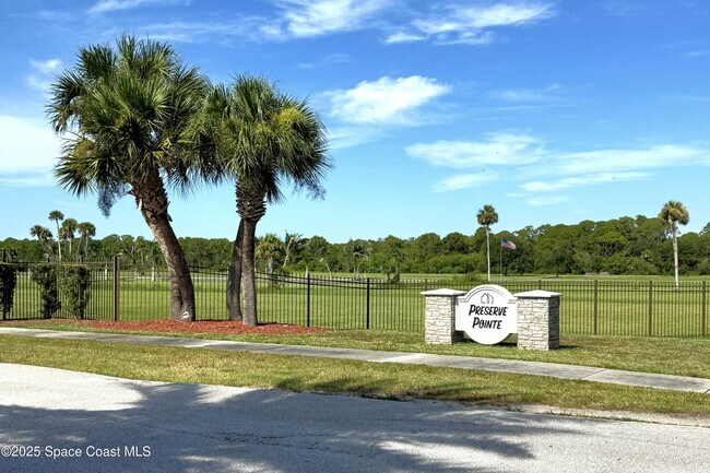 Foto del edificio - 7258 Preserve Pointe Dr