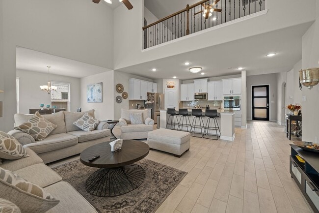 Building Photo - 5010 Aspen Rd