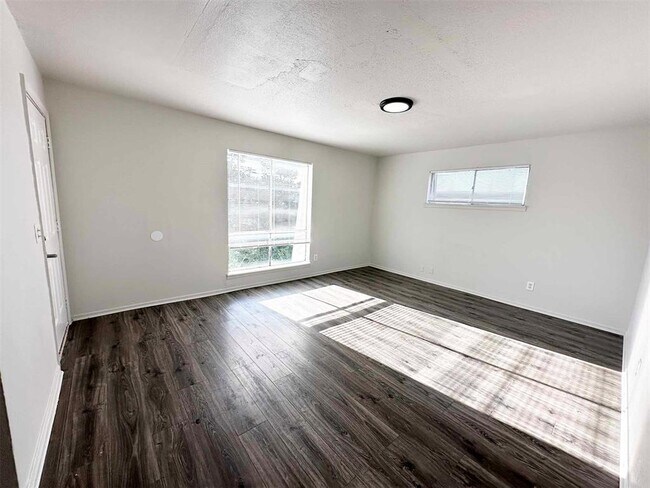 Foto del edificio - 7317 Melrose Ln
