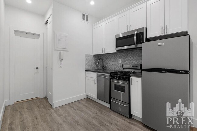Building Photo - 335 East 81st Street