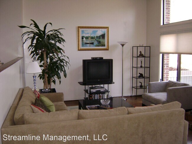 Building Photo - 3 br, 3.5 bath House - 7507 Bradley Blvd