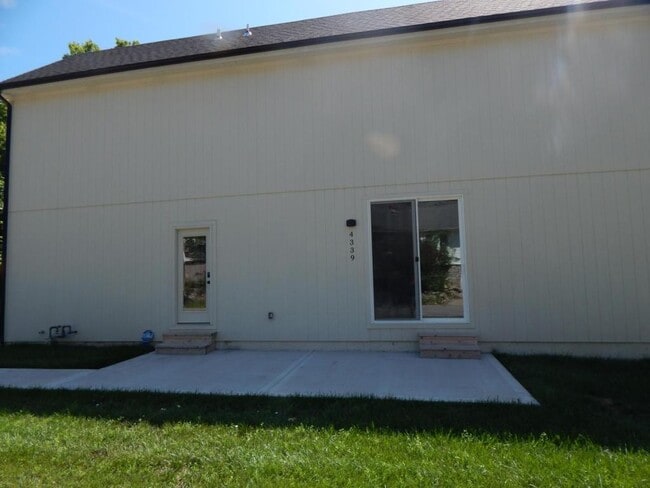 Foto del edificio - 4339 Virginia Ave