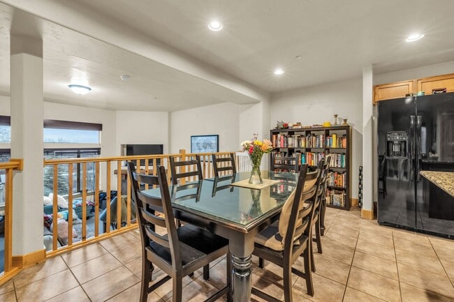 Foto del edificio - Bear Hollow Townhome - **$1000 off 1st mon...