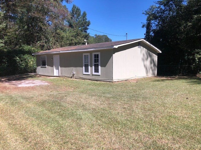 Foto principal - 907 Hill N Dale Dr