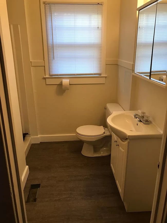 1015 Claflin Rd, Manhattan, KS 66502 House Rental in Manhattan, KS