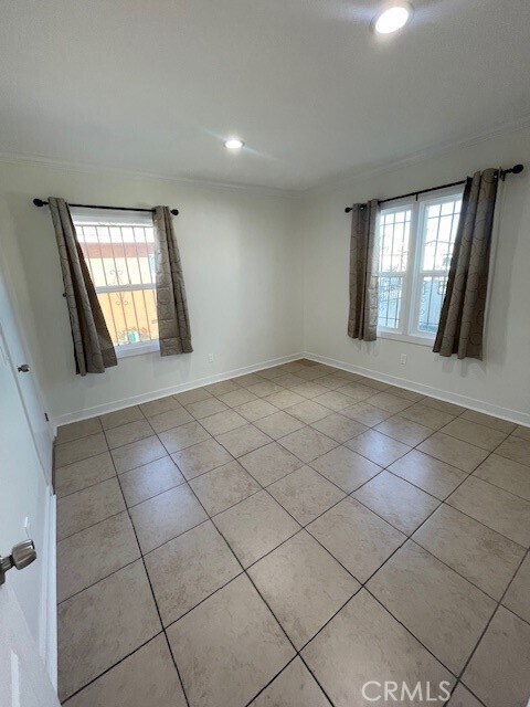 Foto del edificio - 1040 W 93rd St