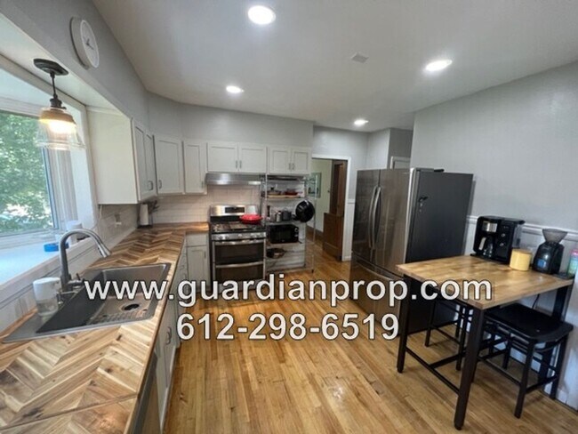 Building Photo - House Available August 1, Updated Kitchen ...