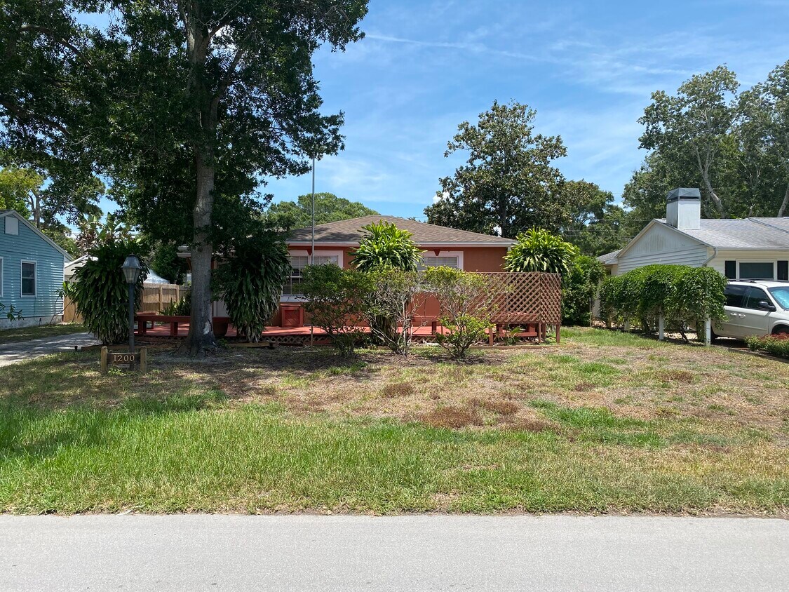 1200 Hull St S, Gulfport, FL 33707 House Rental in Gulfport, FL