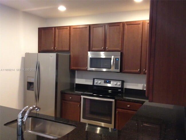 Building Photo - 983 SW 147th Ave