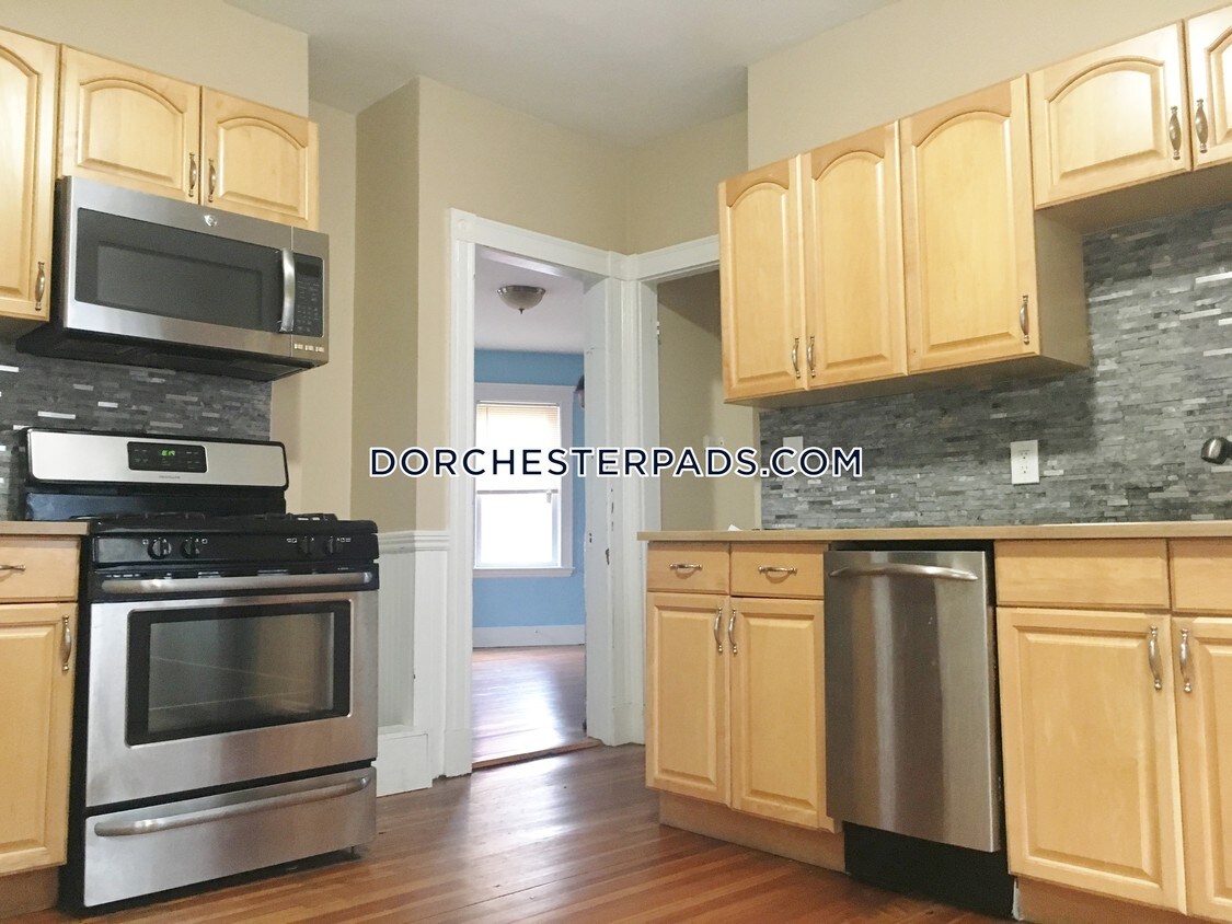 Primary Photo - 18 Howes St