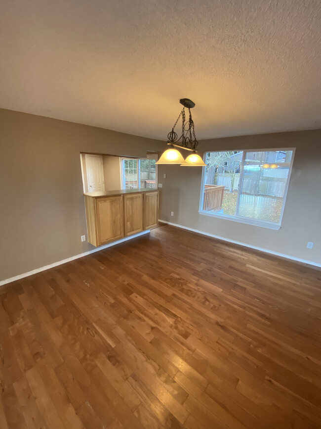 Building Photo - 3464 Partridge Hollow NE
