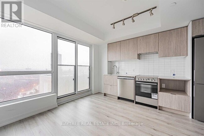 Photo du bâtiment - 395 Bloor St E