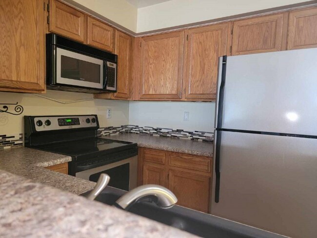 Building Photo - 1074 Acapulco Ct