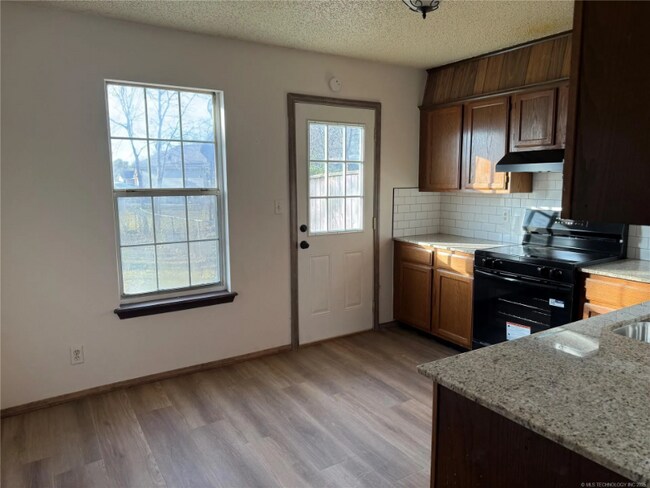 Building Photo - 2403 N Jay St