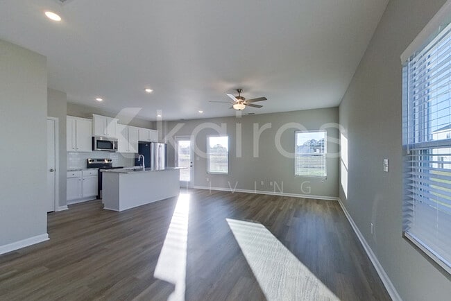 Building Photo - 844 Silent Barge Cv