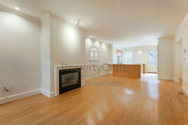 Building Photo - 29 E Springfield St