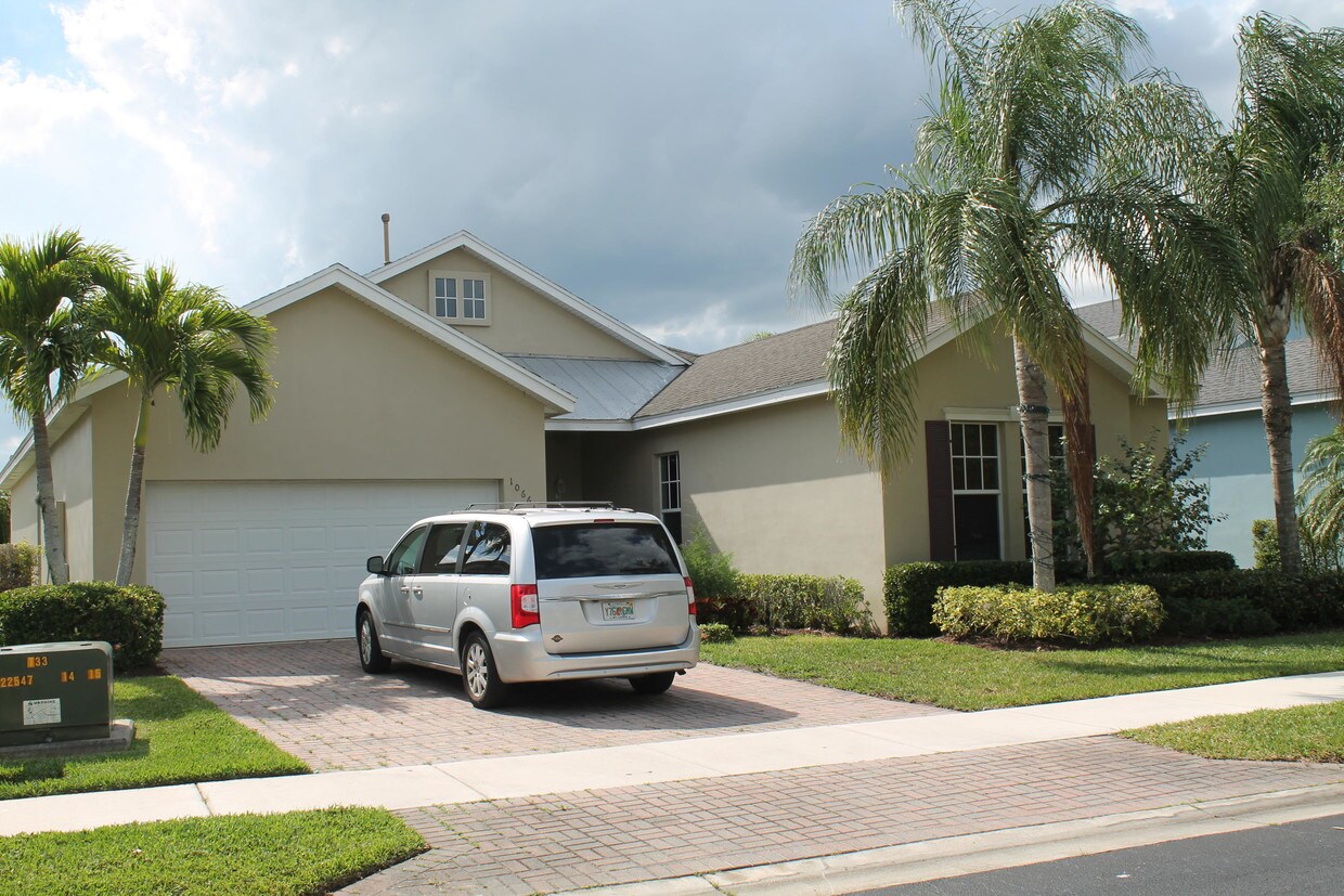 Primary Photo - 10661 SW Westlawn Boulevard