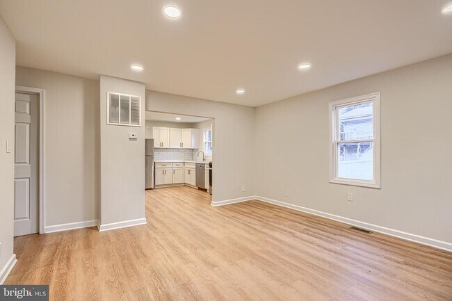Foto del edificio - 528 Potomac Ave