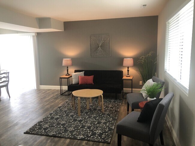 Foto del edificio - Rosewood Condominiums