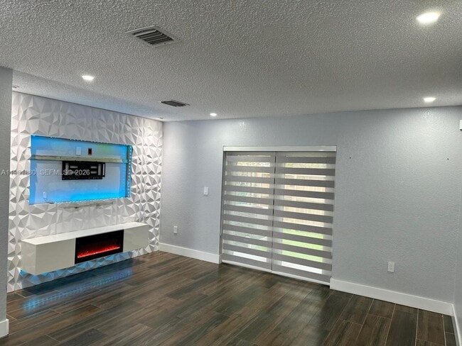 Foto del edificio - 14307 SW 120th Ct