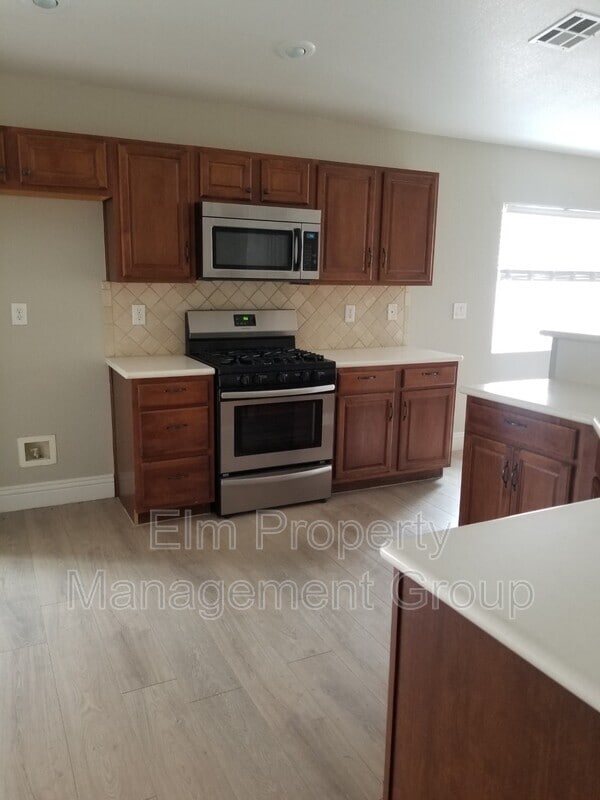 Building Photo - 6084 Camden Cove St