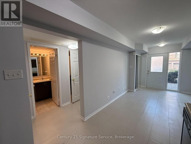 Building Photo - 277 - 4975 SOUTHHAMPTON DRIVE