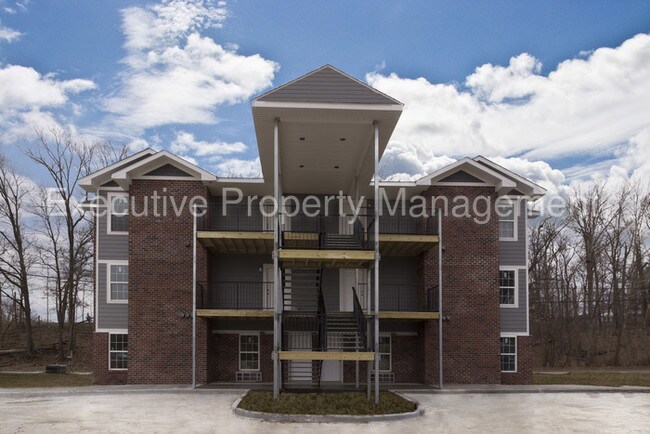 Building Photo - 1112 Bertling St