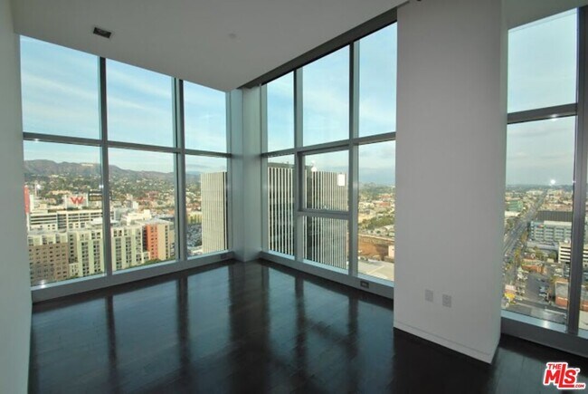Foto del edificio - 1480 Vine St