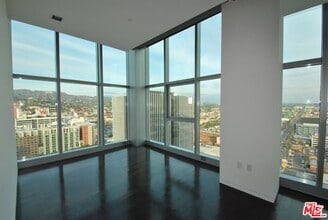 Building Photo - 1480 Vine St