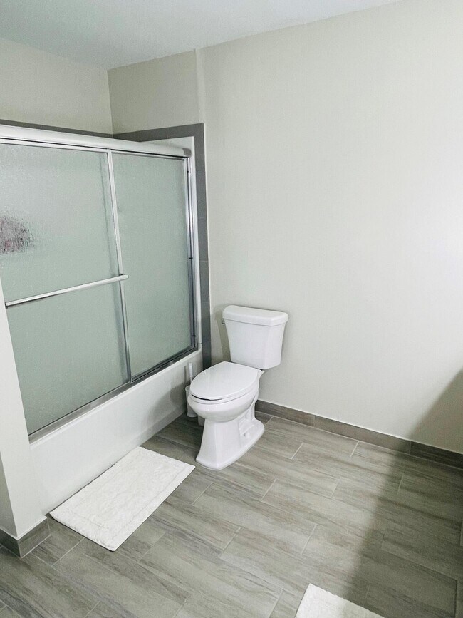 Foto del edificio - 5080 Heatherhill Ln