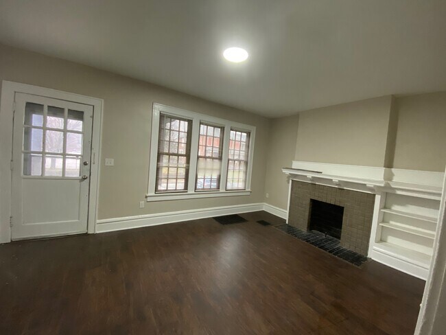 Building Photo - 644 S Champion Ave