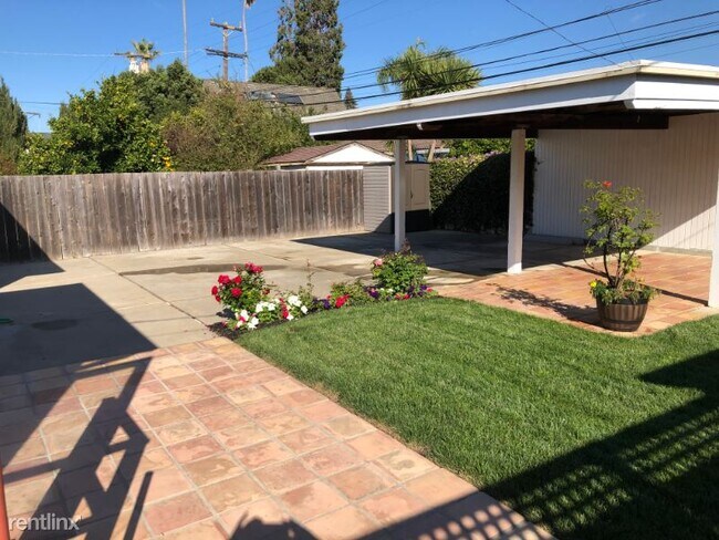 Building Photo - 3 br, 2 bath House - 32 12th Ave