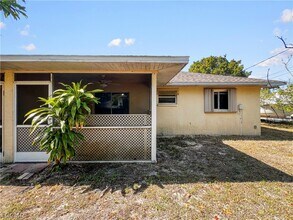 Building Photo - 1909 SW Santa Barbara Pl