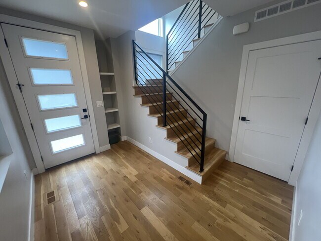 Foto del edificio - 1338 Perry St