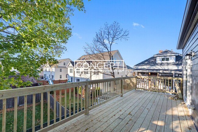 Foto del edificio - 62 Bradbury Ave