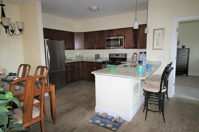 Building Photo - 2 Regency Village Way