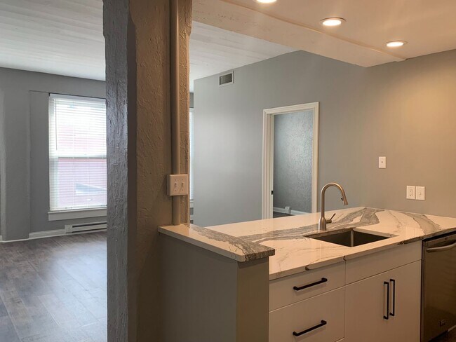 Foto del edificio - 112 W Washington Blvd