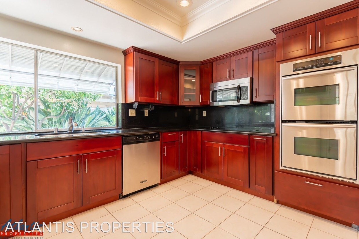 Primary Photo - 4 br, 3 bath House - 6767 Glenview Drive