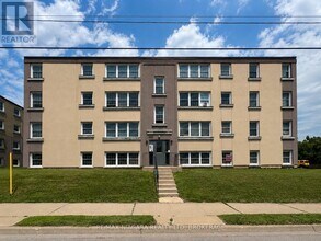 Building Photo - 143 Westchester Crescent
