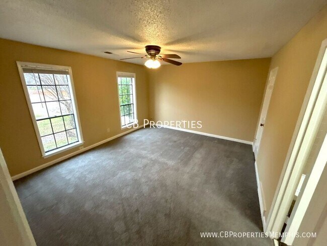 Building Photo - 6224 Skylight Dr