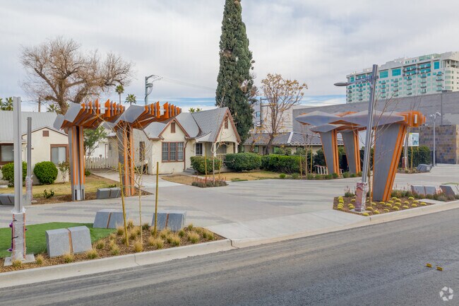 715 S 3rd St Neighborhood - 715 S 3rd St