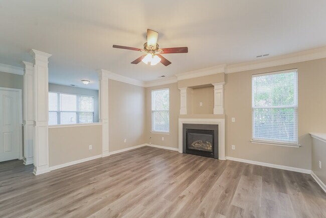 Building Photo - 331 Mountain Quail Dr
