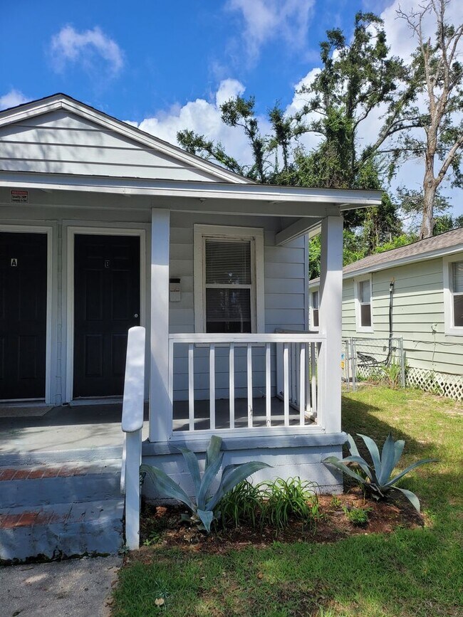 Foto del edificio - 1007 N J. St.